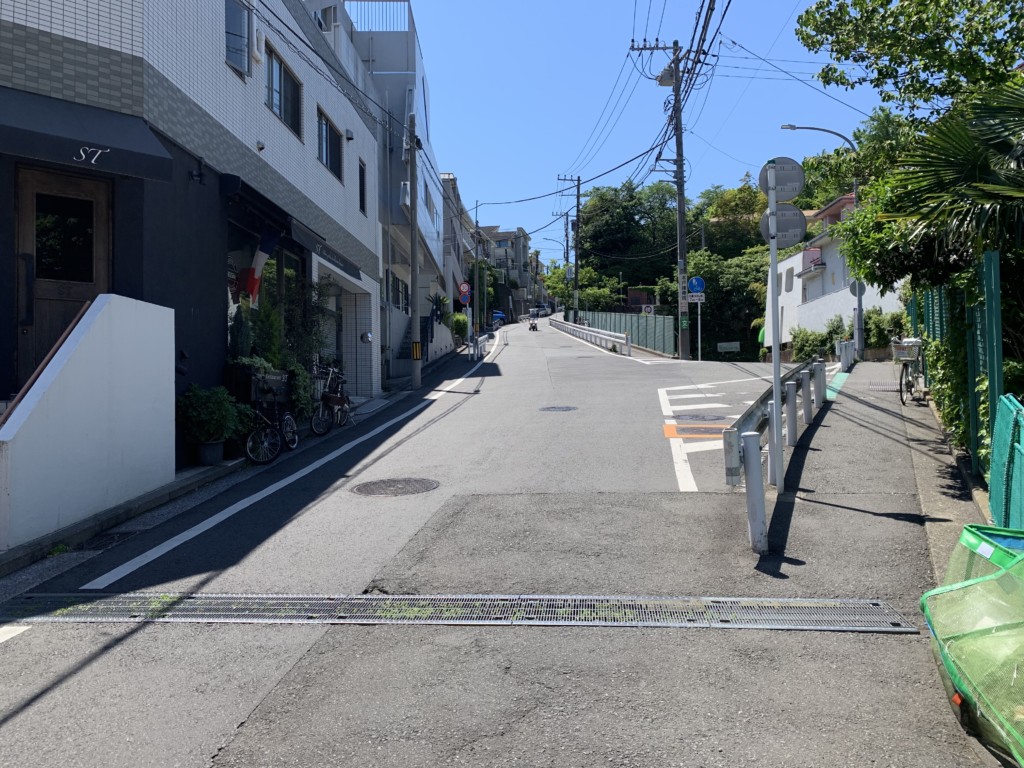 横浜街歩き 元町 中華街エリア 代官坂と高田坂 みなとみらい線沿線街歩き 小旅行 Indoor Life