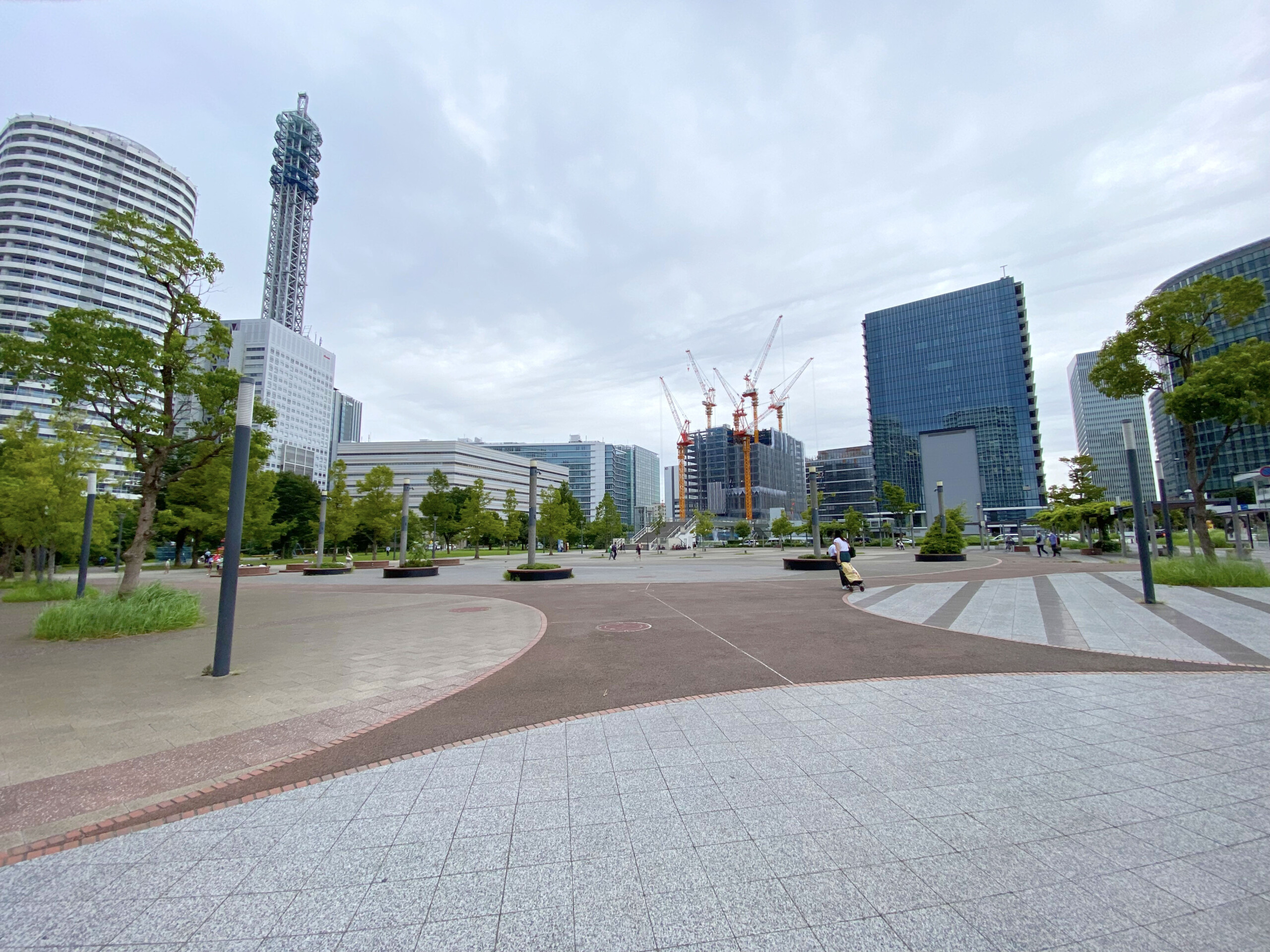 みなとみらいエリアの公園 高島中央公園 高島水際線公園 横浜 みなとみらい線沿線街歩き